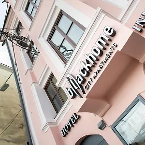Blackhome Boutique I Contactless Check-in Apart-hotel
